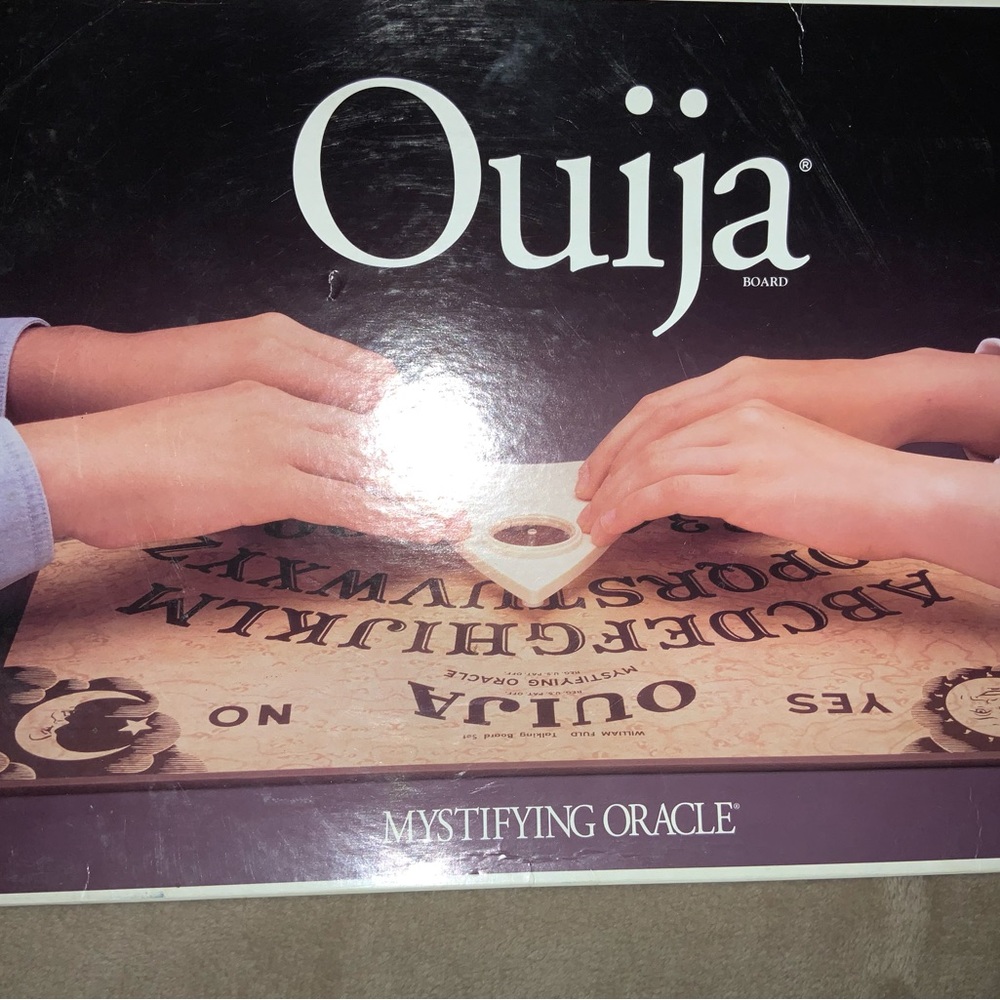 OUIJA MAGIC GAME BOARD.  very good condition.